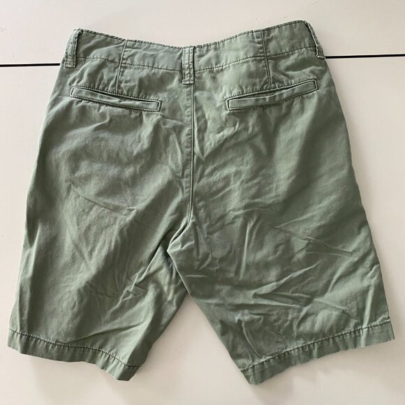 Old Navy Lived-In Straight Men's Shorts size 31 - 2 PAIRS - Picture 3 of 4
